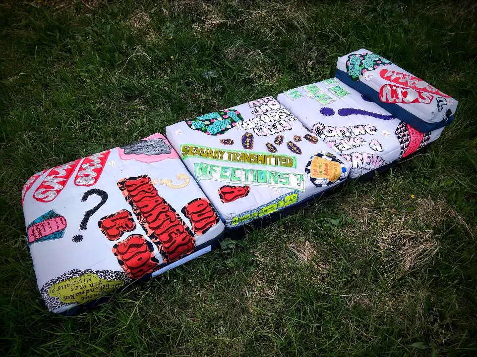 AIDS SOFA