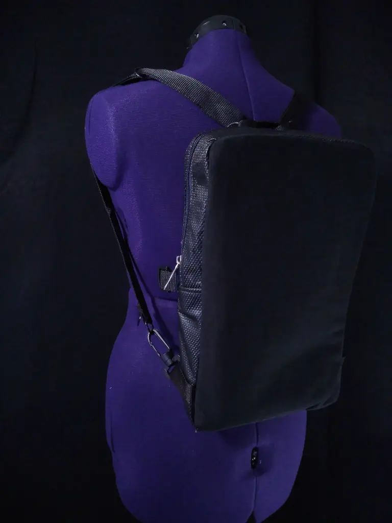 All black L (2).webp