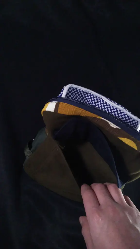 Blue Jean and Green bag (14).webp